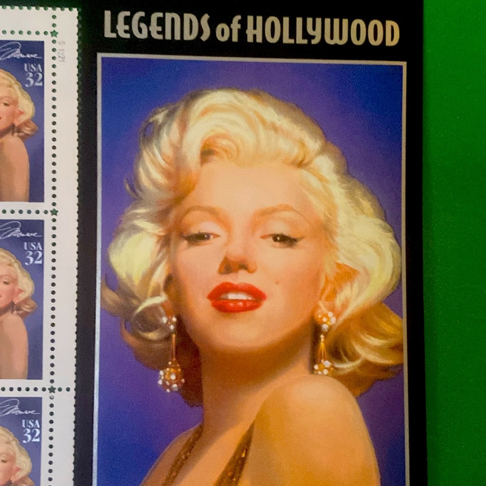 Mint 1995 Marilyn Monroe Legends of Hollywood - Sheet of (20)32 cent US  Stamps